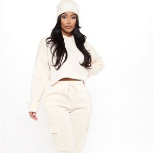 Cropped Sweatshirt Jogger Set